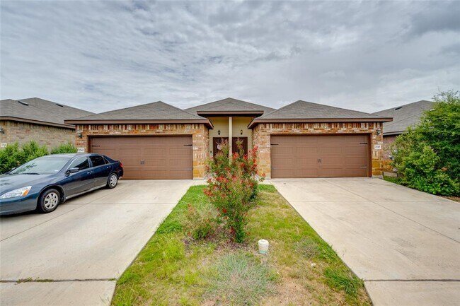 Building Photo - 2545 Pahmeyer Rd Rental