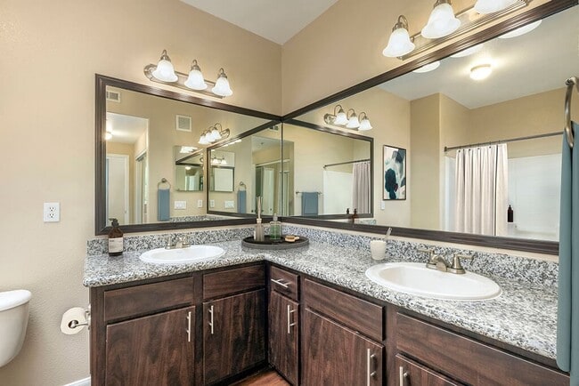 Photo - Campana Crown Valley Apartments