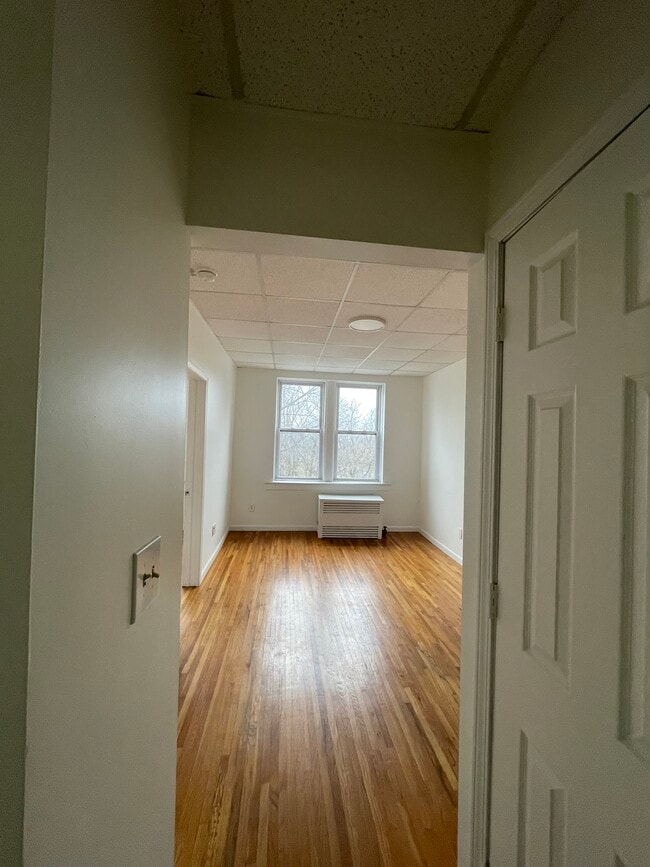 Photo - 179 W 48th St Unit 11