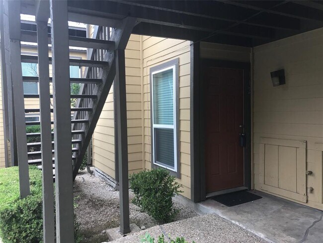 Photo - 1000 W 26th St Unit 112