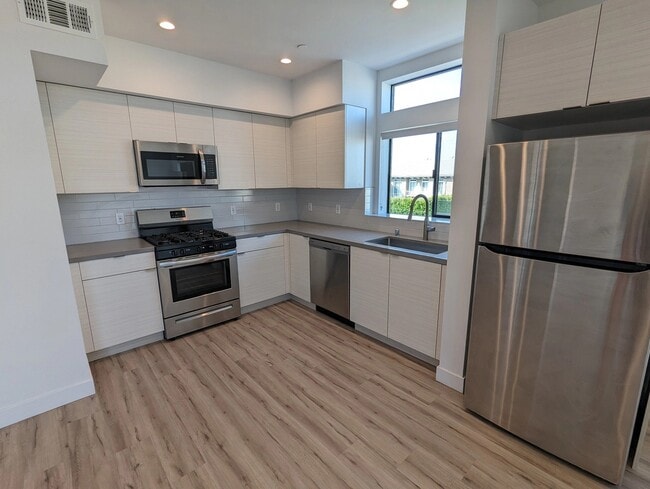 Photo - 338 Mariposa Ave Unidad 301