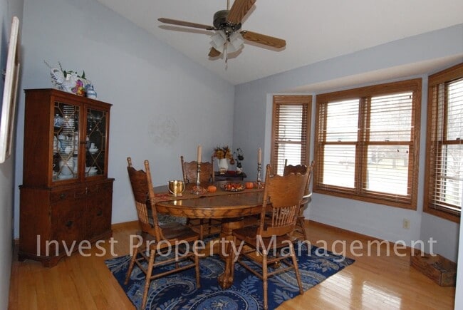 Photo - 21704 Rouillard Blvd