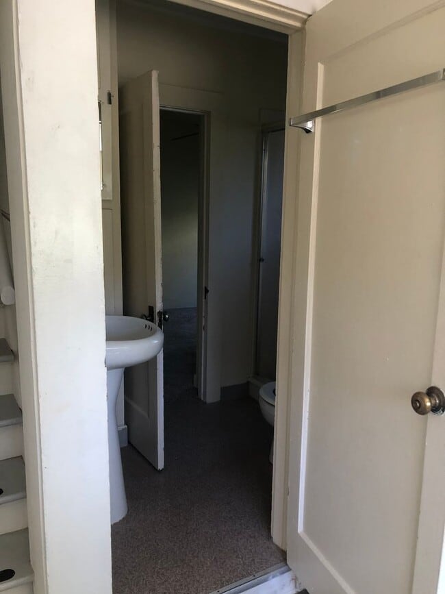 Photo - 1032-1038 Woodrow Ln Unidad 1032