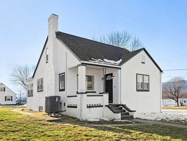 Photo - 701 S 2nd St