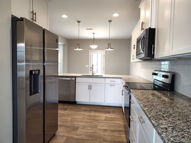 Photo - Beautiful home located in the Upper Riverpointe Community in Charlotte !