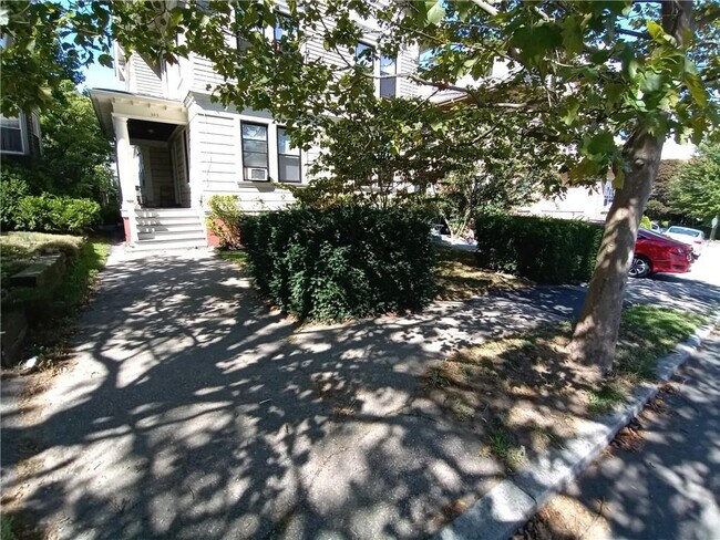 Photo - 362 Lloyd Ave