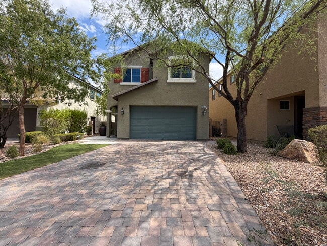 Building Photo - 4 BED 2.5 BATH 2 CAR GARAGE SINGLE FAMILY HOME W/ FULLY LANDSCAPED BACKYARD. THIS WAS FORMER MODE...