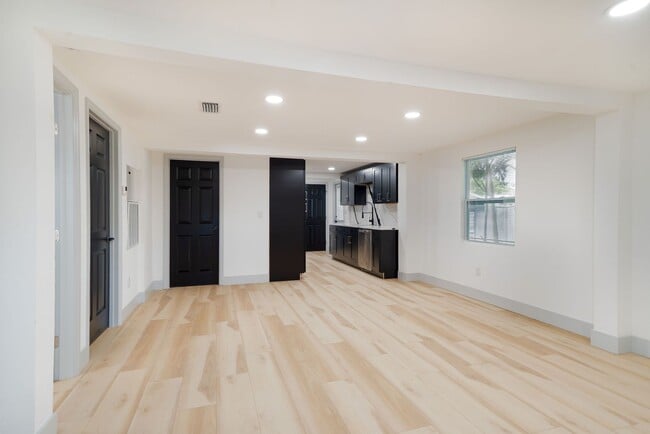 Photo - Welcome to Your New 3/2 Home with a walking distance from Largo High school