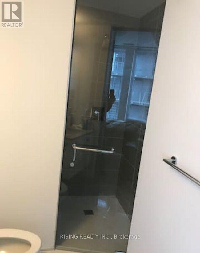 Photo - 28 Wellesley St E Unit 2904