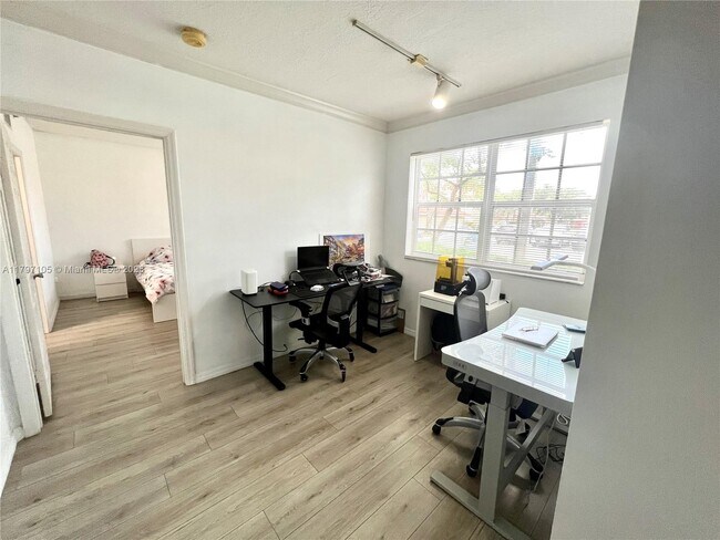 Photo - 101 SW 117th Ave