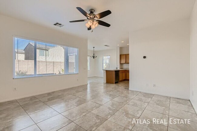 Photo - 2692 Niddrie Ave