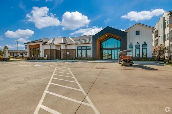 Building Photo - 2201 Creekview Dr. Unit 114 Rental