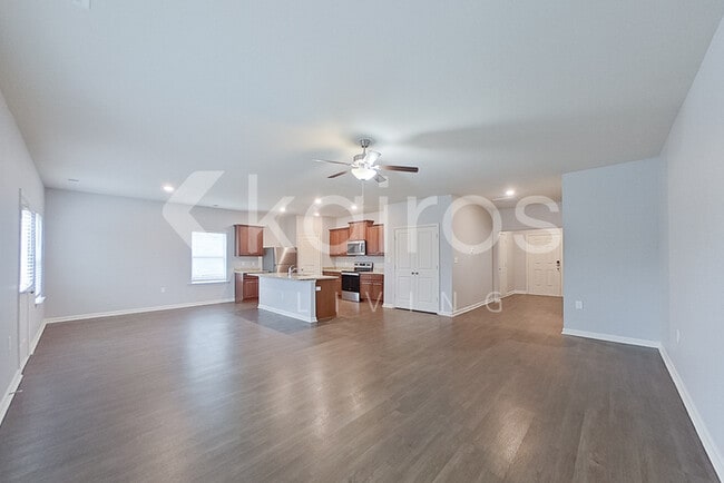 Photo - 1056 Pilgrim Ln