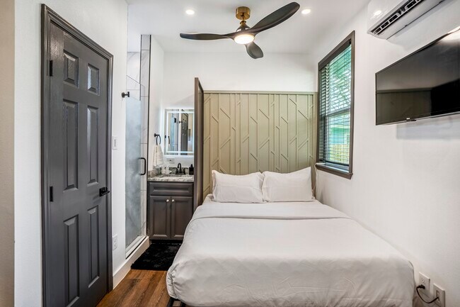Photo - 5512 Texas St Unit 3