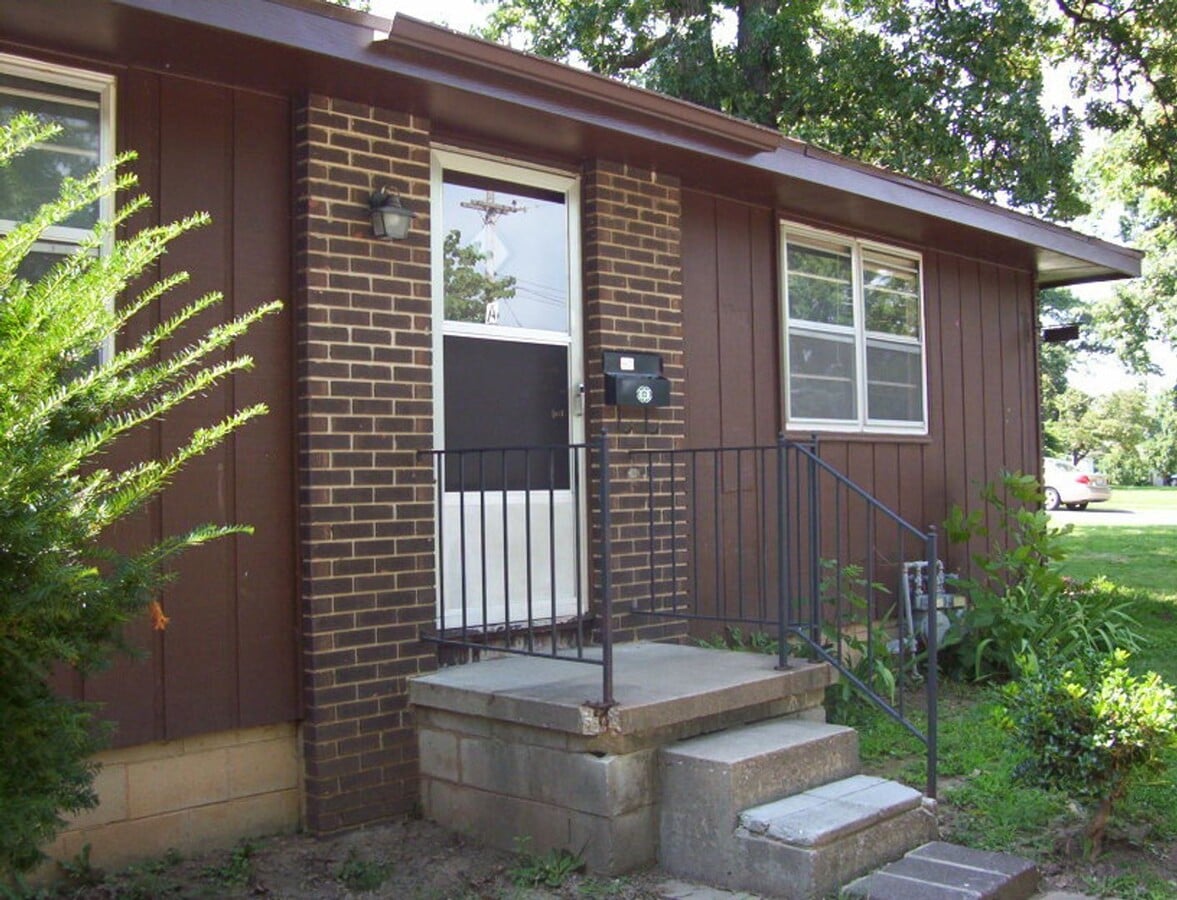 Cozy 2 bedroom duplex in NE Springfield! - Cozy 2 bedroom duplex in NE Springfield!