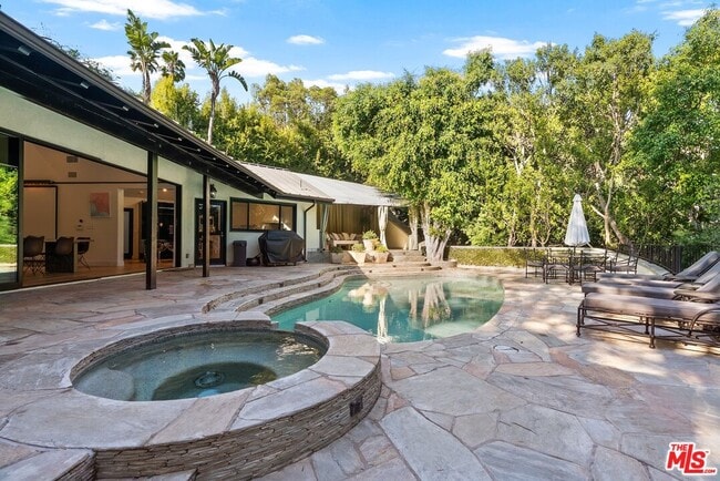 Photo - 1615 Marmont Ave