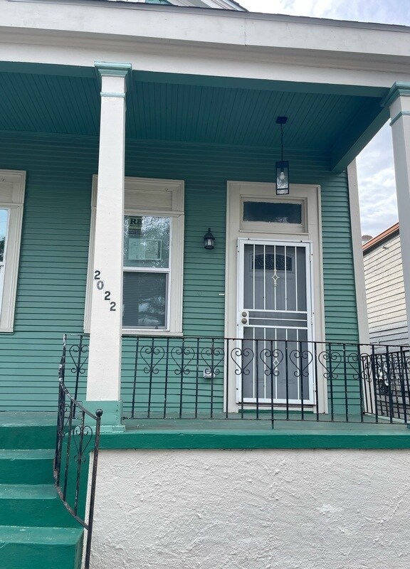 Building Photo - 2020 Franklin Ave Unit 2022
