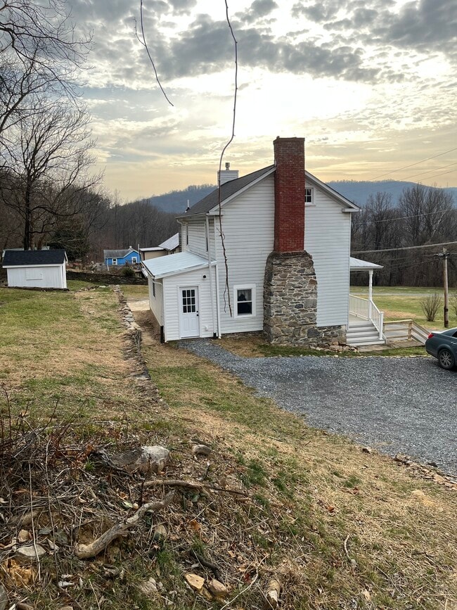 Photo - 735 Weverton Rd