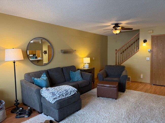 Photo - Charming 2BR Townhome in Desirable Cliff Lake Community