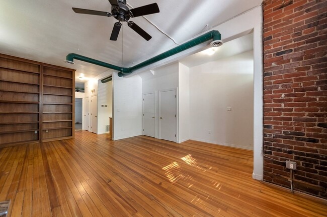 Photo - Beautiful Row Home Style Condo Central Den...