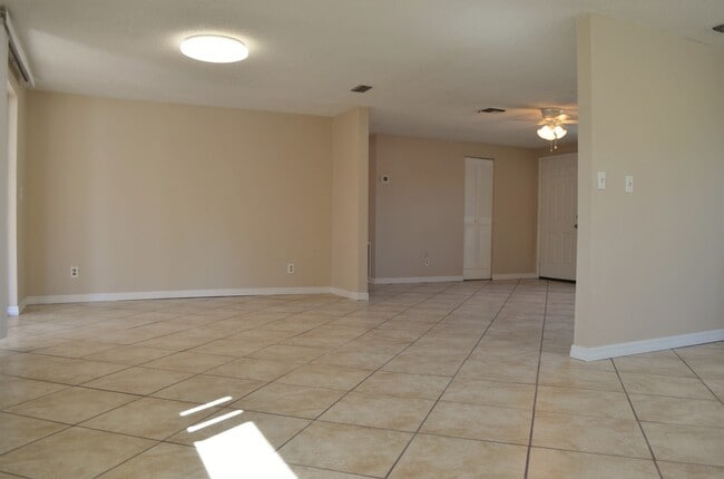 Photo - Beautiful 3 bedroom / 2 bath available!