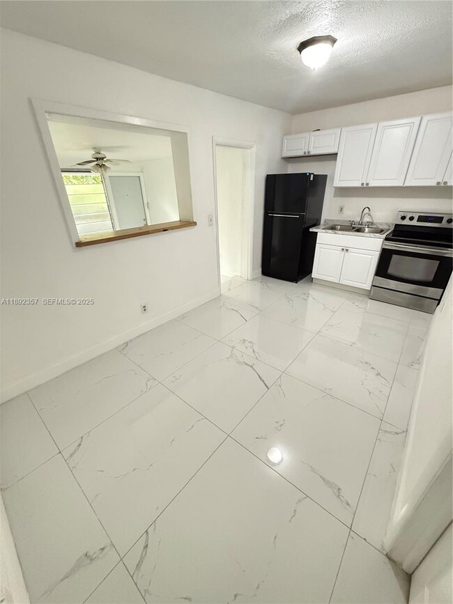 Building Photo - 200 N 61st Ave