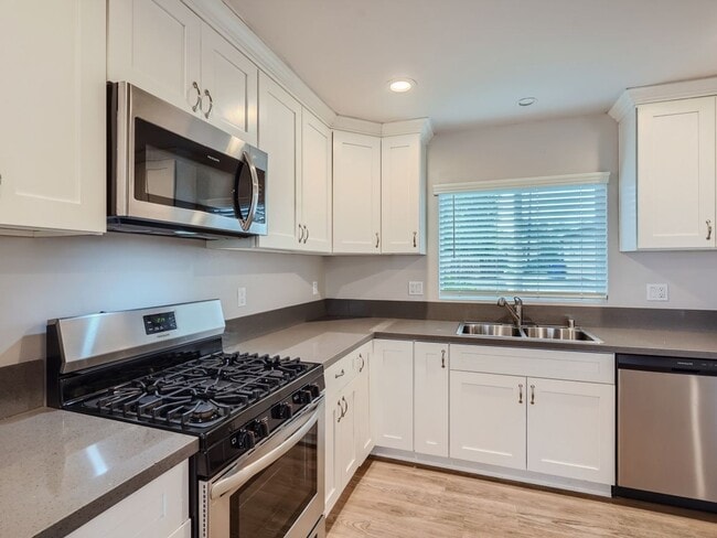 Photo - Newer 3 Bedroom House & 2 Bedroom Granny Flat Close to SDSU!!! $1000 Off 1st Month's Rent!! Unit 5370 W FALLS VIEW DR