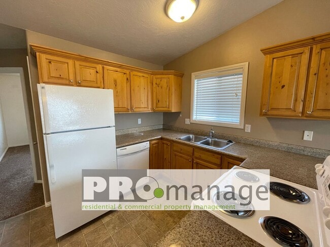 Photo - 2485 Pumice Dr Unidad 2485 #3