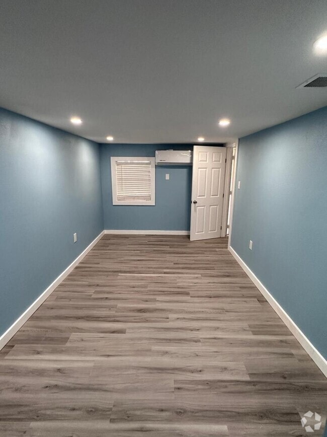 Building Photo - 1322 Avenue L Unit 7 Rental