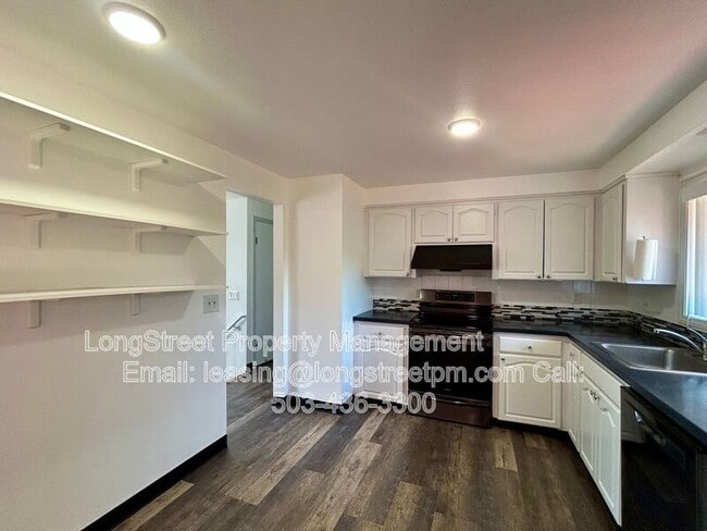 Photo - 794 SW Orchard Pl
