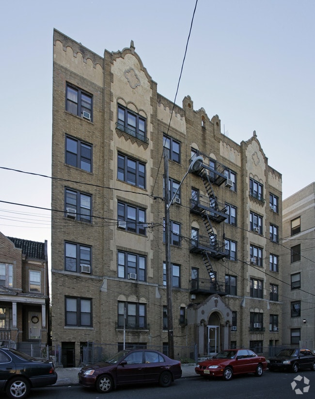 115 Fairview Ave - 115 Fairview Ave