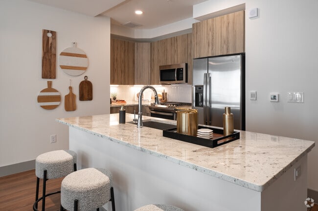 2BR, 2BA - 1,075SF
