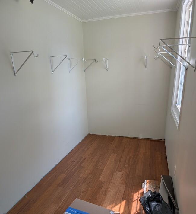 12 Naglee Ave