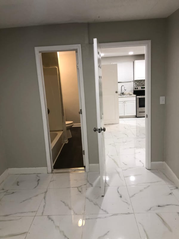 Photo - 1374 Agnes St