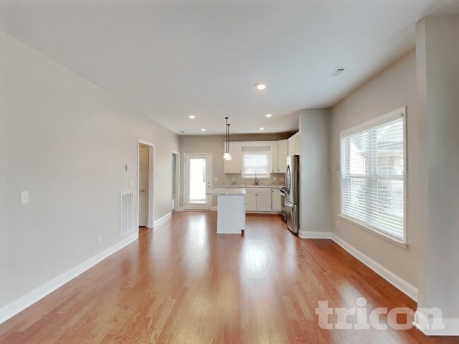 Photo - 1363 Coates Ln