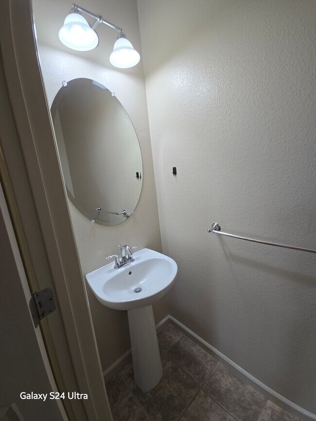 Photo - 577 Clydesdale Dr