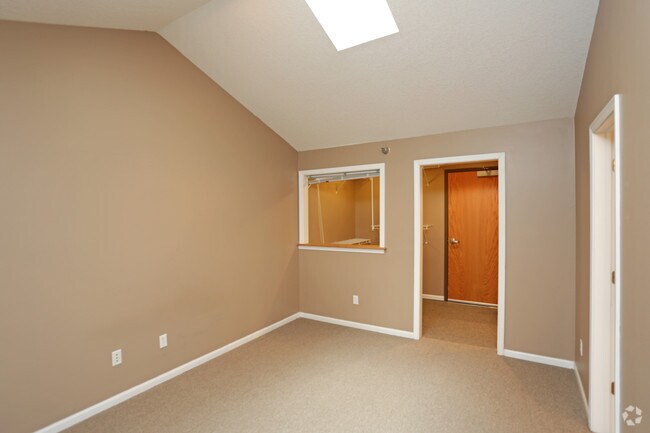 Bedroom - Somerfield Village Center Apartments