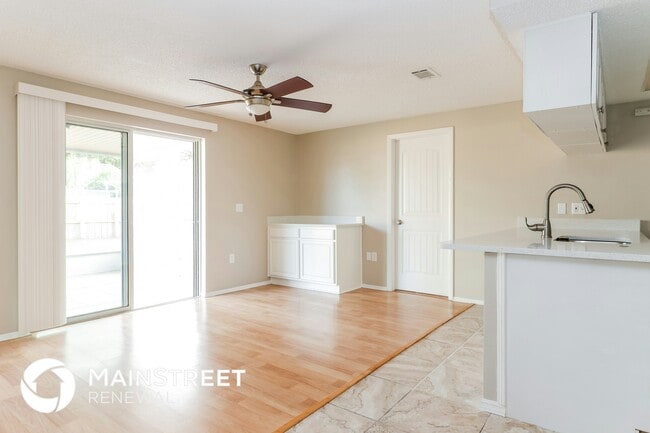 Photo - 8120 Blue Finch Way
