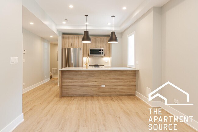 Photo - 2457 W Logan Blvd Unidad GDN