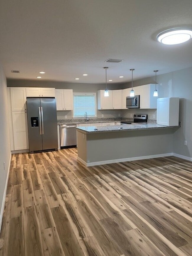 Photo - Perfect for roomates Unit #1 - 346-1