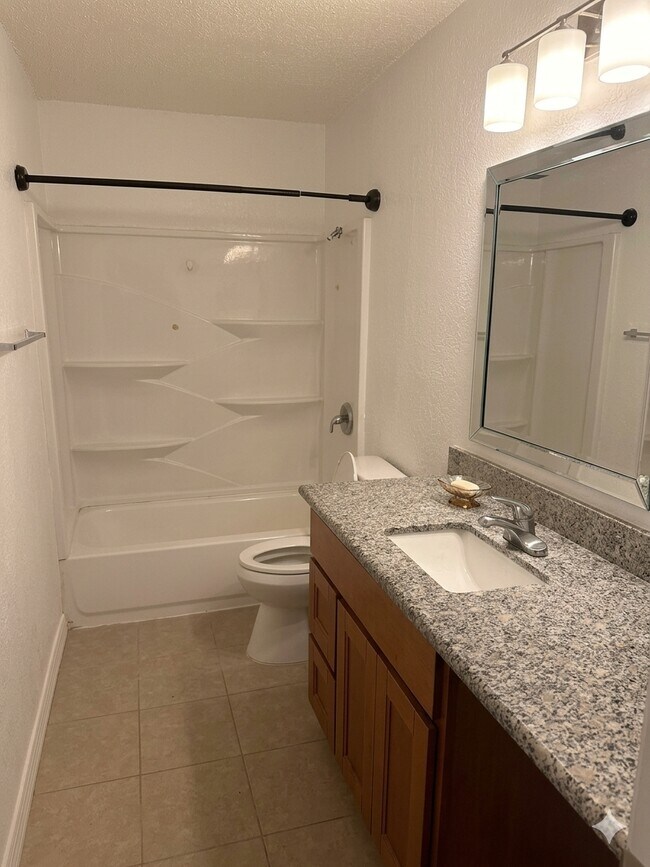 14409 Pine St Unit 4