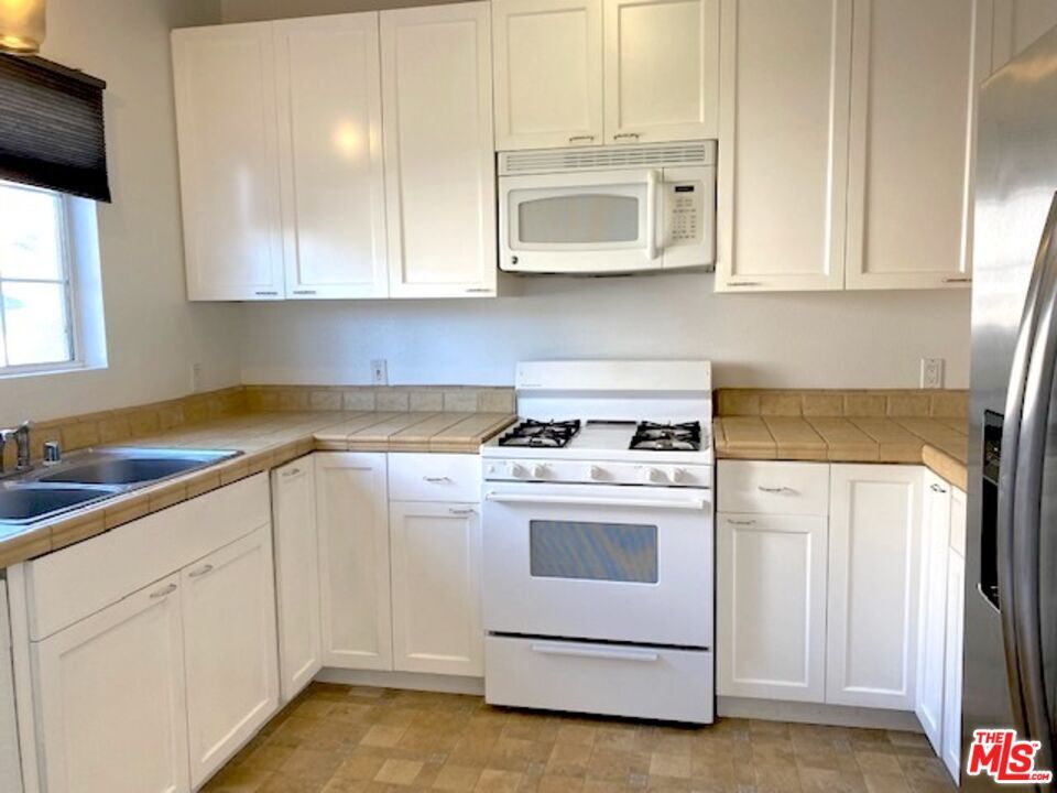 Photo - 5248 Satsuma Ave Unidad 3