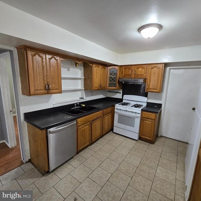 Photo - 206 Hollybush Pl Townhome