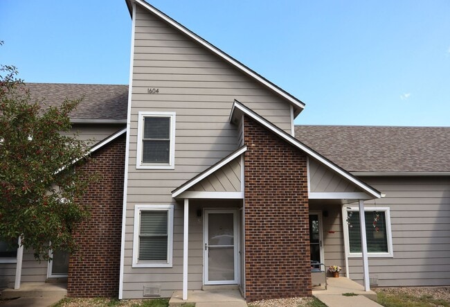 Building Photo - 1604 N 4th St Unit 5 Rental