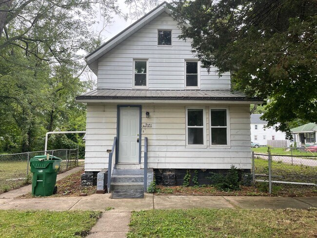 Building Photo - 3 bedroom Niles Home