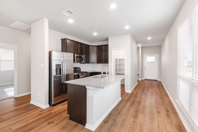 Building Photo - 15195 Still Water Mdw Lp