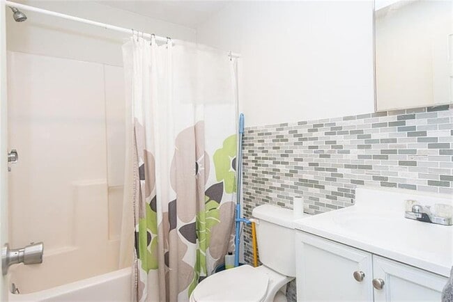 Photo - 1105 Cambridge St Unit 1