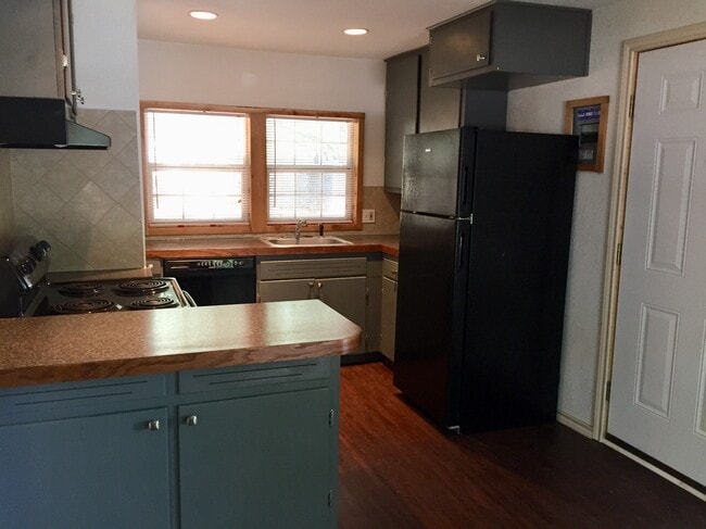 Photo - 688 Martindale Rd