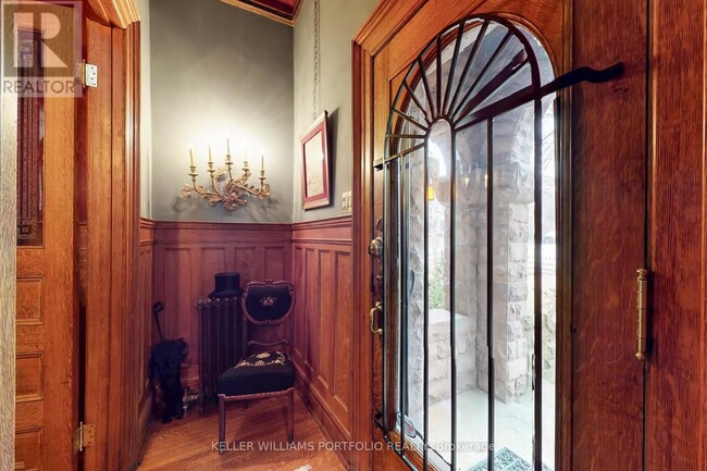 Photo - 97 Glengrove Ave W