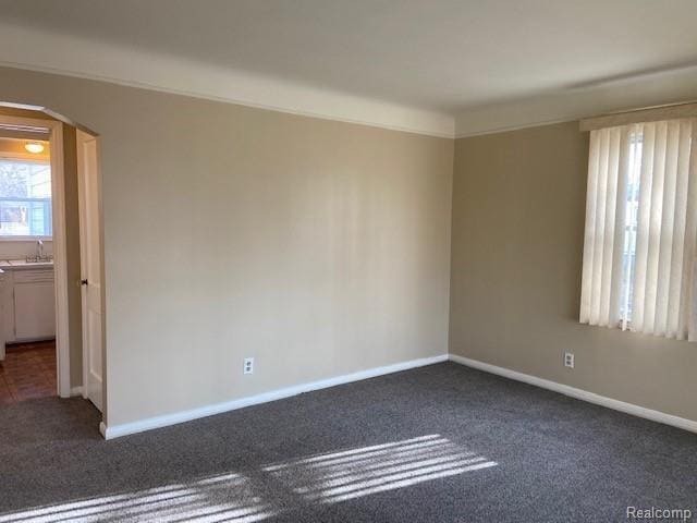 Photo - 4863 Niagara St